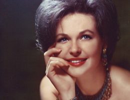Российские знаменитости, которые отказались от материнства, посвятив себя карьере